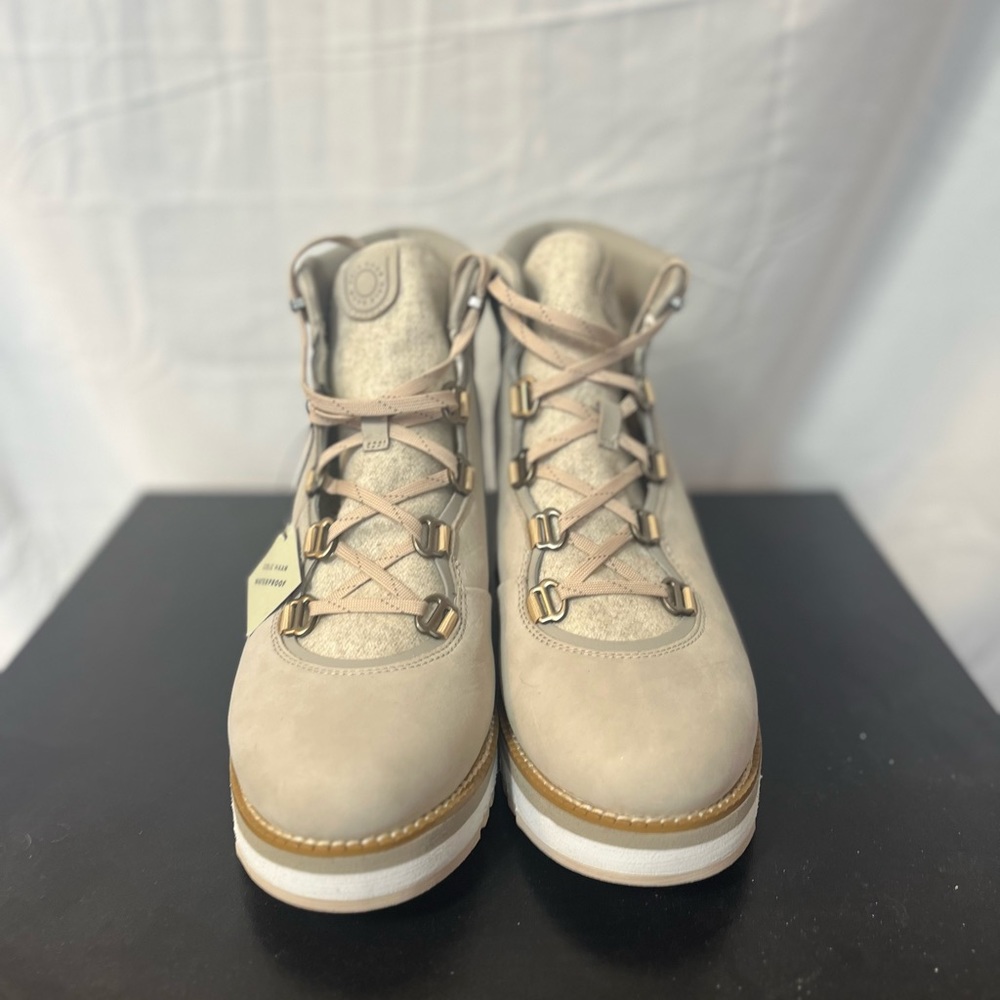 Cole Haan ZEROGRAND City Lace-Up Waterproof Wedge Hiker Boot Size 9 Gray